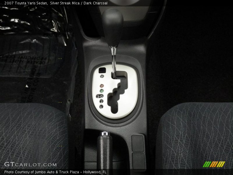 Silver Streak Mica / Dark Charcoal 2007 Toyota Yaris Sedan