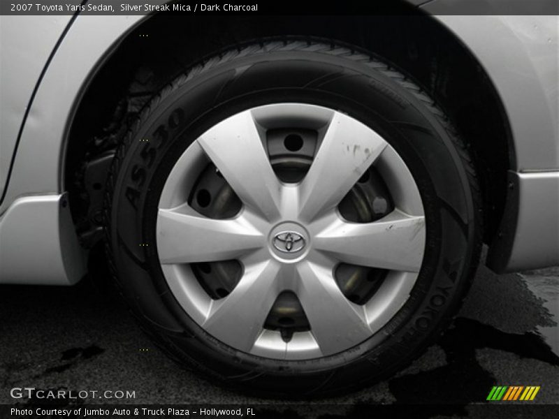 Silver Streak Mica / Dark Charcoal 2007 Toyota Yaris Sedan