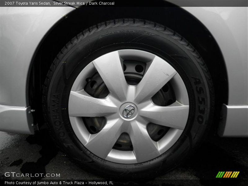 Silver Streak Mica / Dark Charcoal 2007 Toyota Yaris Sedan