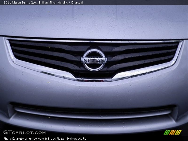 Brilliant Silver Metallic / Charcoal 2011 Nissan Sentra 2.0