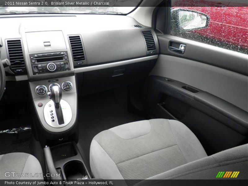 Brilliant Silver Metallic / Charcoal 2011 Nissan Sentra 2.0