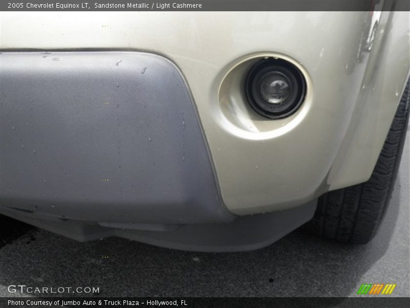 Sandstone Metallic / Light Cashmere 2005 Chevrolet Equinox LT