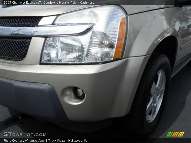 Sandstone Metallic / Light Cashmere 2005 Chevrolet Equinox LT