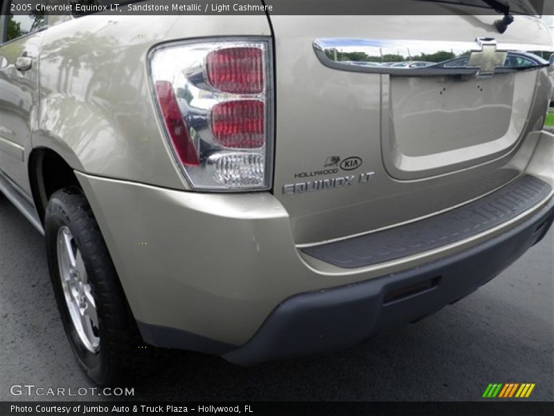 Sandstone Metallic / Light Cashmere 2005 Chevrolet Equinox LT