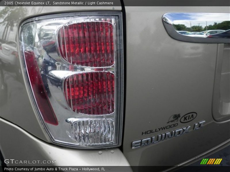 Sandstone Metallic / Light Cashmere 2005 Chevrolet Equinox LT