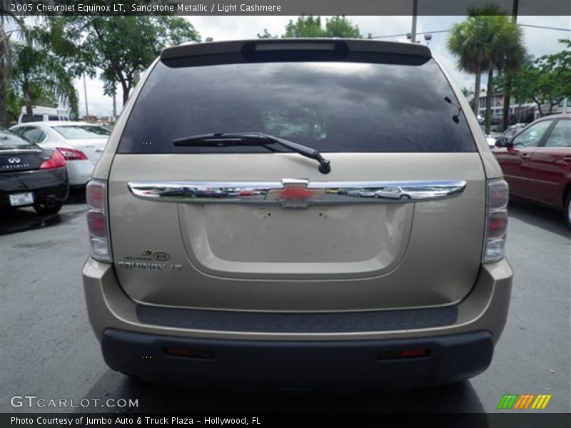 Sandstone Metallic / Light Cashmere 2005 Chevrolet Equinox LT