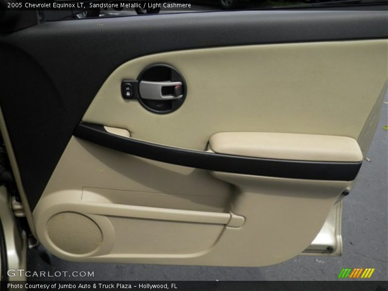 Sandstone Metallic / Light Cashmere 2005 Chevrolet Equinox LT