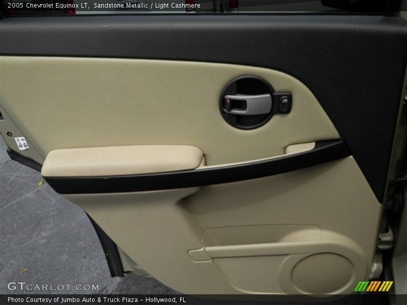 Sandstone Metallic / Light Cashmere 2005 Chevrolet Equinox LT
