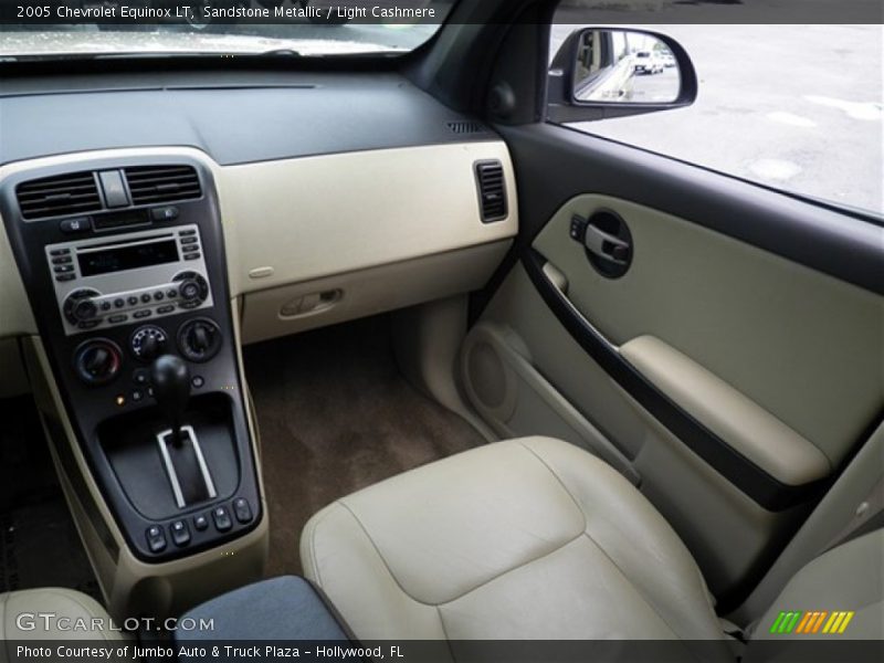 Sandstone Metallic / Light Cashmere 2005 Chevrolet Equinox LT