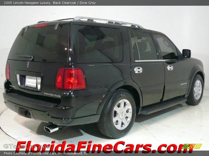 Black Clearcoat / Dove Grey 2005 Lincoln Navigator Luxury