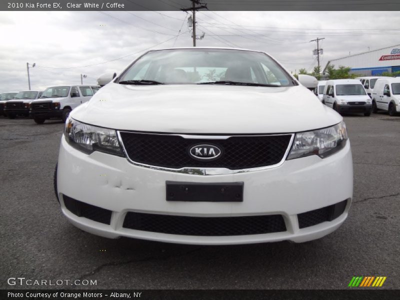 Clear White / Coffee 2010 Kia Forte EX