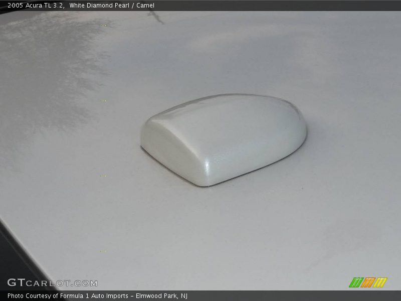White Diamond Pearl / Camel 2005 Acura TL 3.2