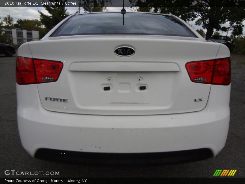 Clear White / Coffee 2010 Kia Forte EX
