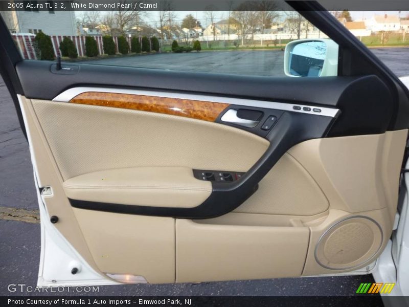 White Diamond Pearl / Camel 2005 Acura TL 3.2