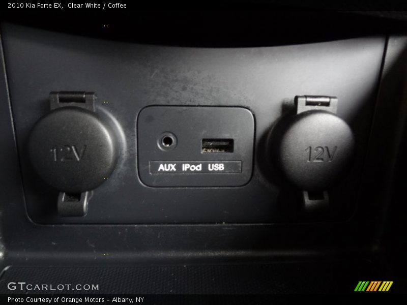 Clear White / Coffee 2010 Kia Forte EX
