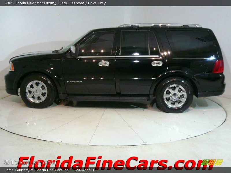 Black Clearcoat / Dove Grey 2005 Lincoln Navigator Luxury