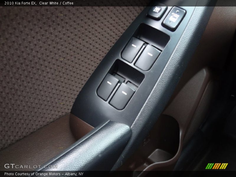 Clear White / Coffee 2010 Kia Forte EX
