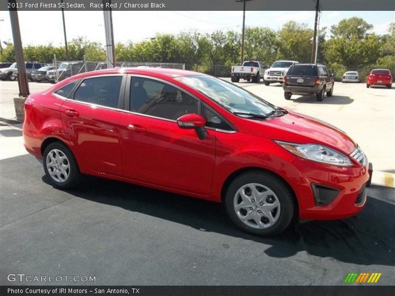 Race Red / Charcoal Black 2013 Ford Fiesta SE Sedan
