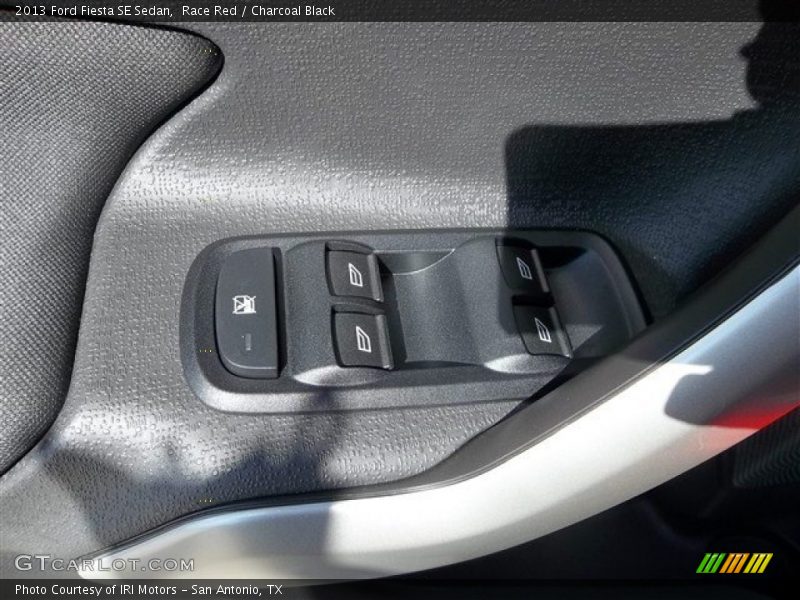 Race Red / Charcoal Black 2013 Ford Fiesta SE Sedan