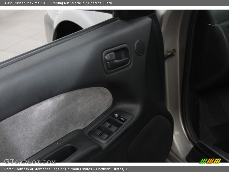 Sterling Mist Metallic / Charcoal Black 1999 Nissan Maxima GXE