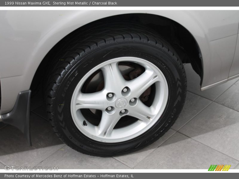 Sterling Mist Metallic / Charcoal Black 1999 Nissan Maxima GXE