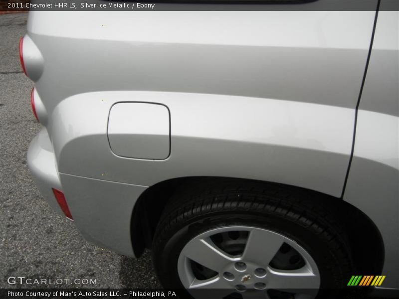 Silver Ice Metallic / Ebony 2011 Chevrolet HHR LS