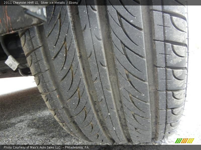 Silver Ice Metallic / Ebony 2011 Chevrolet HHR LS