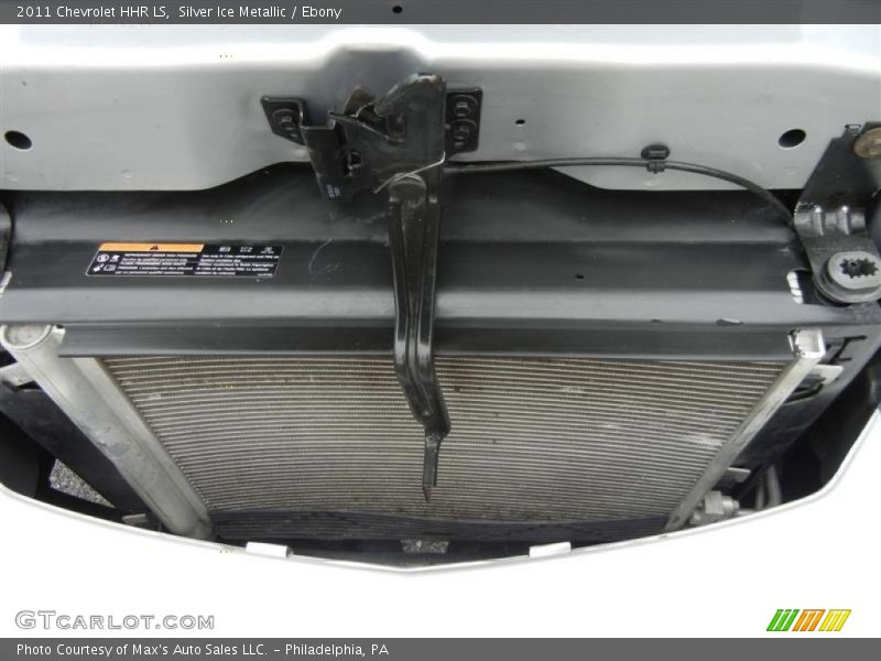 Silver Ice Metallic / Ebony 2011 Chevrolet HHR LS