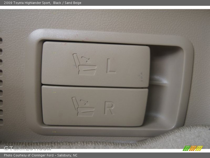 Black / Sand Beige 2009 Toyota Highlander Sport