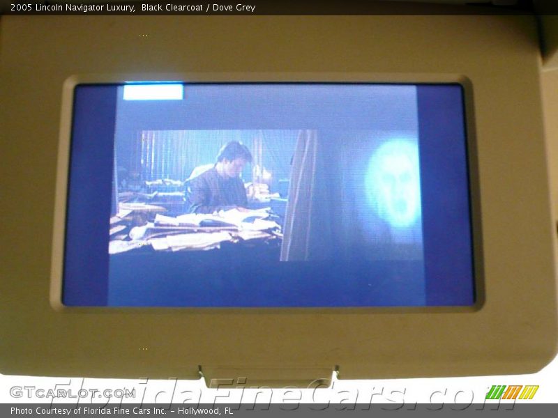 Black Clearcoat / Dove Grey 2005 Lincoln Navigator Luxury