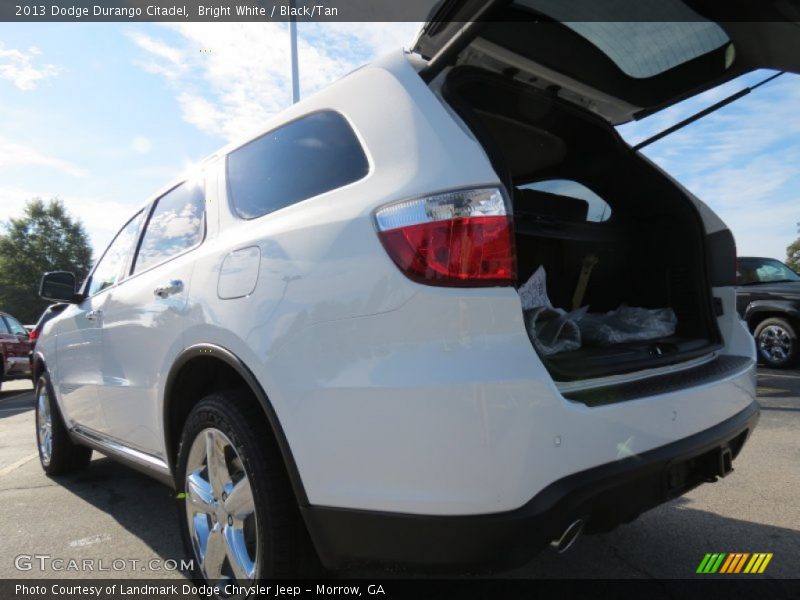 Bright White / Black/Tan 2013 Dodge Durango Citadel