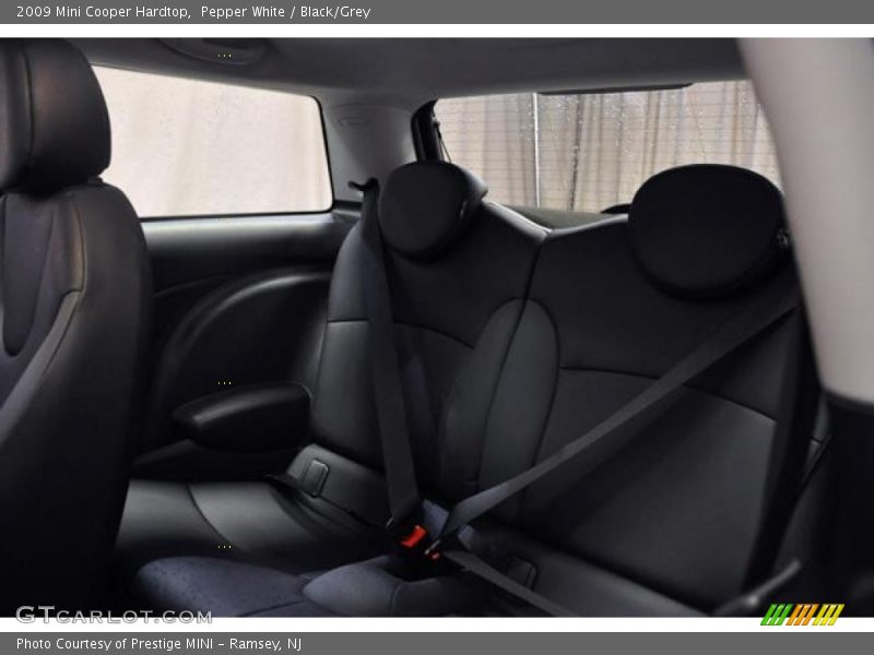 Pepper White / Black/Grey 2009 Mini Cooper Hardtop