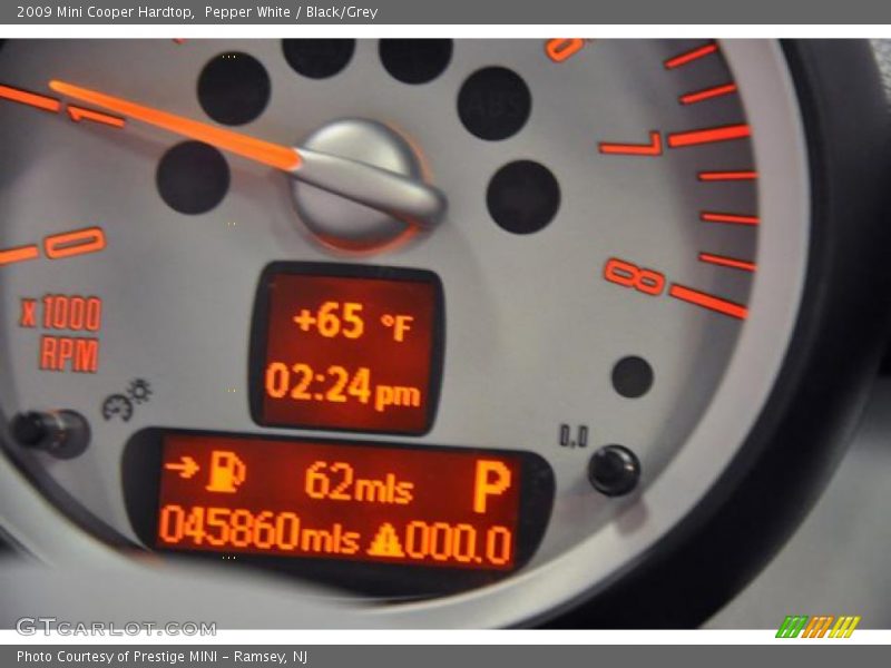 Pepper White / Black/Grey 2009 Mini Cooper Hardtop