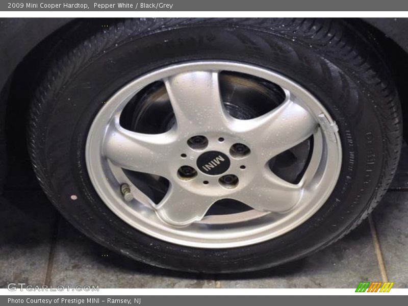 Pepper White / Black/Grey 2009 Mini Cooper Hardtop