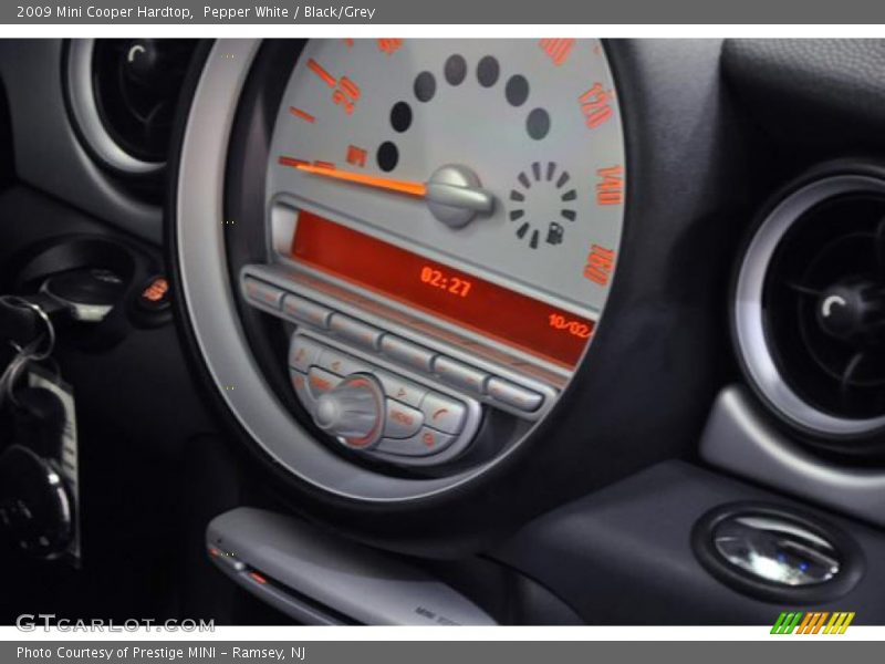 Pepper White / Black/Grey 2009 Mini Cooper Hardtop