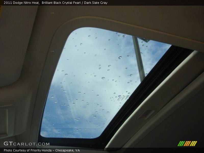 Brilliant Black Crystal Pearl / Dark Slate Gray 2011 Dodge Nitro Heat