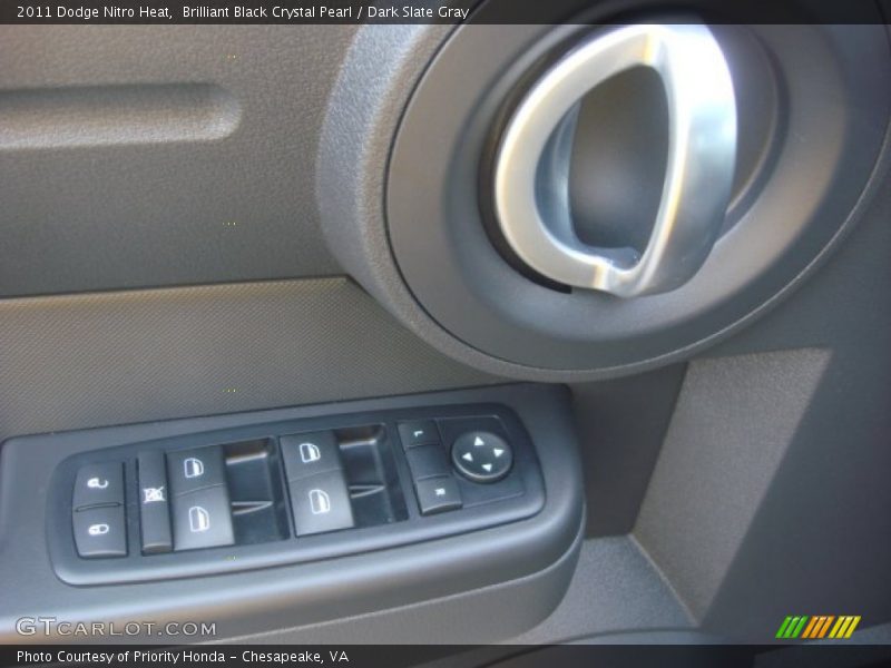 Brilliant Black Crystal Pearl / Dark Slate Gray 2011 Dodge Nitro Heat