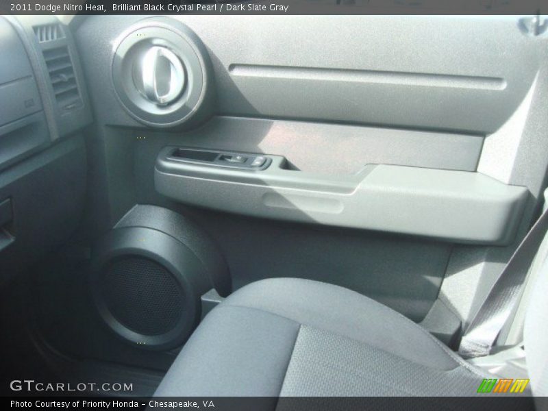 Brilliant Black Crystal Pearl / Dark Slate Gray 2011 Dodge Nitro Heat