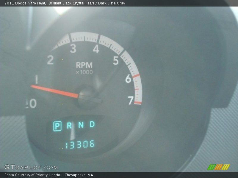 Brilliant Black Crystal Pearl / Dark Slate Gray 2011 Dodge Nitro Heat