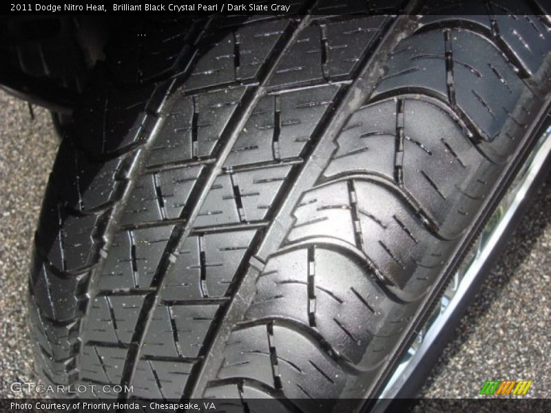 Brilliant Black Crystal Pearl / Dark Slate Gray 2011 Dodge Nitro Heat