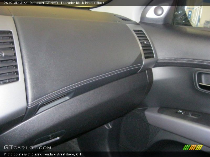 Labrador Black Pearl / Black 2010 Mitsubishi Outlander GT 4WD