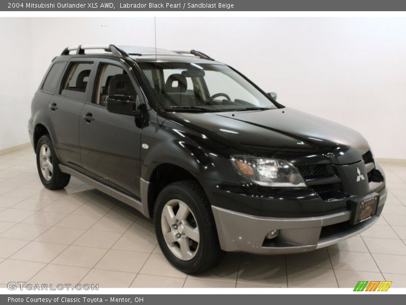 Labrador Black Pearl / Sandblast Beige 2004 Mitsubishi Outlander XLS AWD