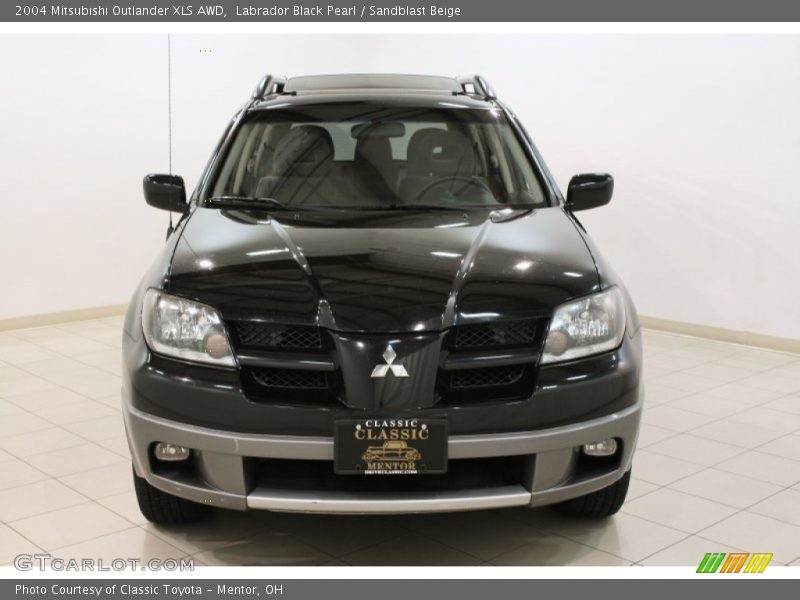 Labrador Black Pearl / Sandblast Beige 2004 Mitsubishi Outlander XLS AWD