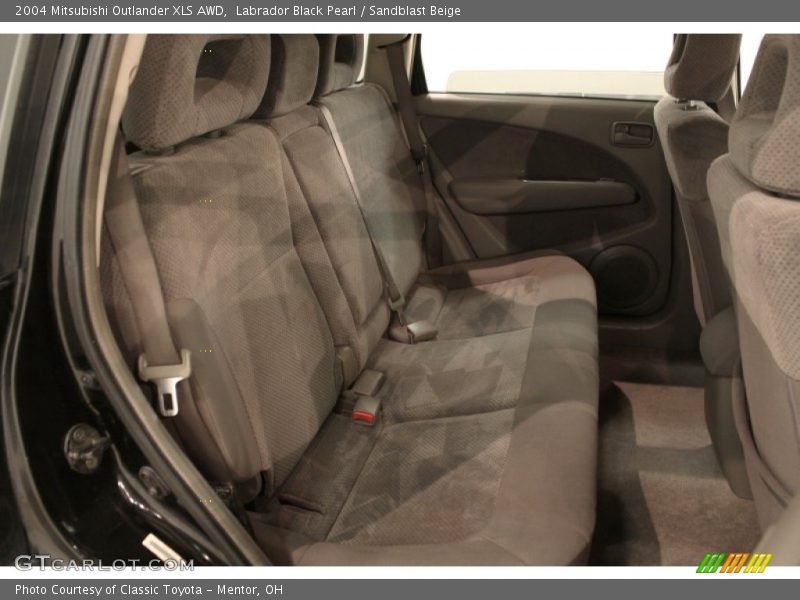 Labrador Black Pearl / Sandblast Beige 2004 Mitsubishi Outlander XLS AWD