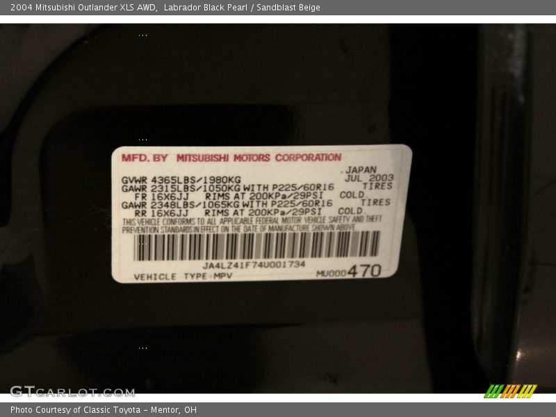 Labrador Black Pearl / Sandblast Beige 2004 Mitsubishi Outlander XLS AWD