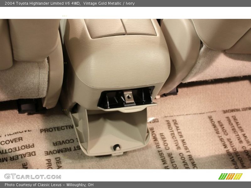 Vintage Gold Metallic / Ivory 2004 Toyota Highlander Limited V6 4WD