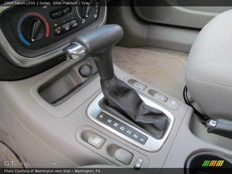 Silver Platinum / Gray 2004 Saturn L300 1 Sedan