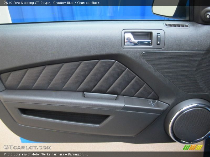 Door Panel of 2010 Mustang GT Coupe