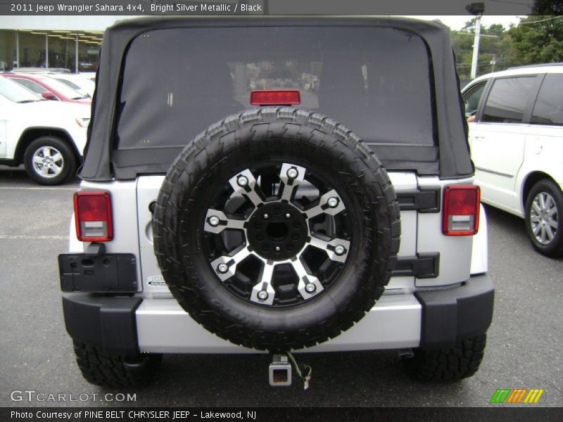 Bright Silver Metallic / Black 2011 Jeep Wrangler Sahara 4x4