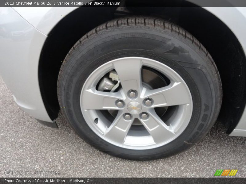 Silver Ice Metallic / Jet Black/Titanium 2013 Chevrolet Malibu LS